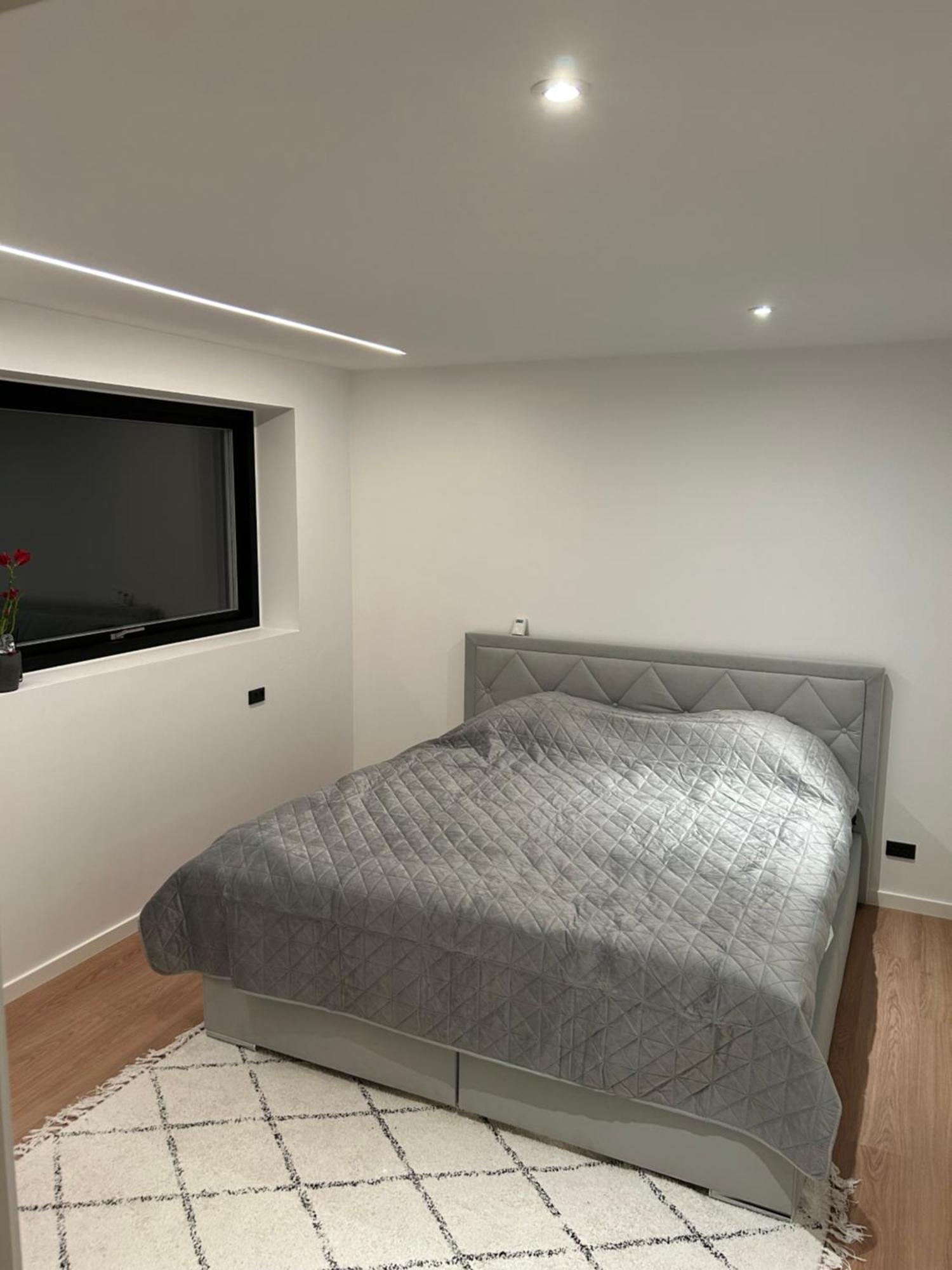 Bright, Quiet, Comfortable Room In A Luxury Home 霍森斯 外观 照片